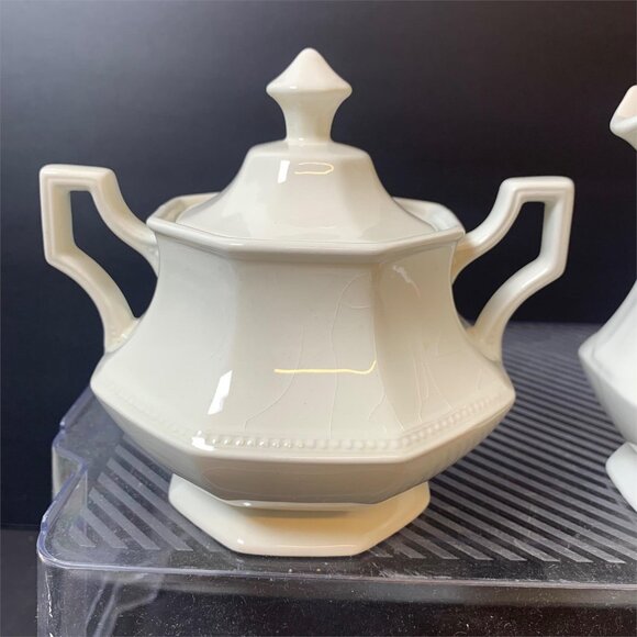 Johnson Bros Heritage White Sugar Bowl with Lid & Creamer Ironstone - Vintage - Picture 7 of 13